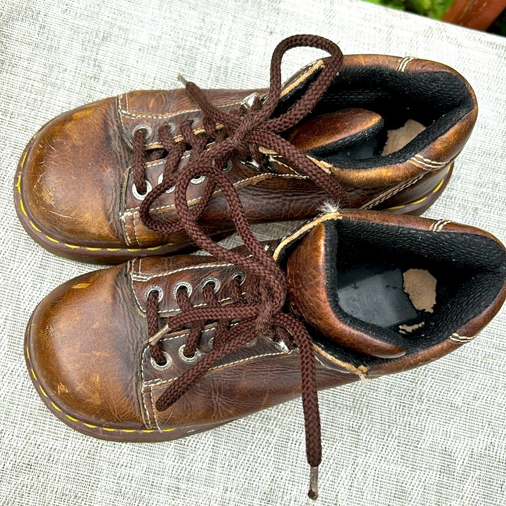 Vintage 1990’s Dr. Martens 8542 brown chunky lace up boots